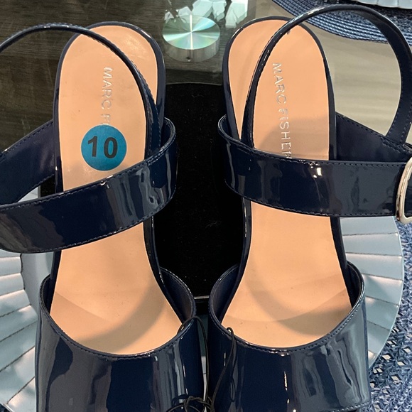 NWOT Marc Fisher Patent Leather Platform Sandals - Picture 4 of 13